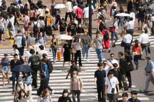 出了空位投不进！小哈达威21投8中&三分仅11中3拿到21分3助3断